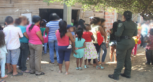 ninos-cali-felicidad-policia