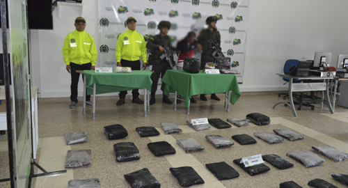 161015-captura-hombre-cocaina-neiva-policia