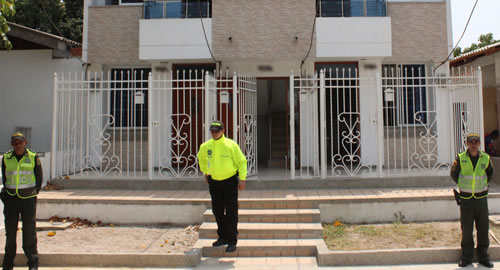 dijin-ocupaciones-emporio-la gata-chance-salvatore-policia-extincion