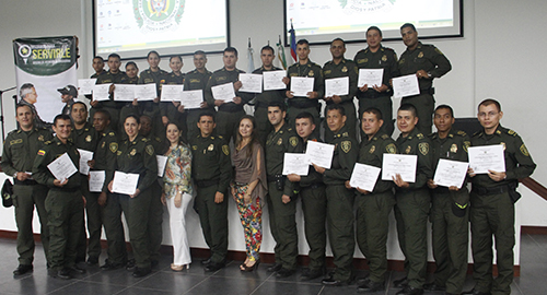 151214-cali capacitacion-policias-servicio